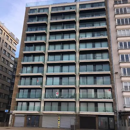 Prachtige Met Frontaal Zeezicht En Terras 4 Pers. Appartement Oostende