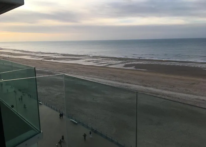 Prachtige Met Frontaal Zeezicht En Terras 4 Pers. Appartement